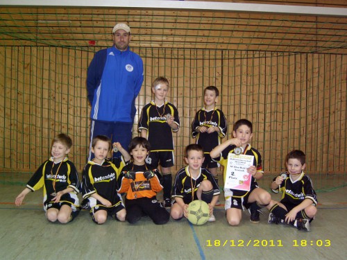 Blau Weiss 90 gewinnt Silbermedaille