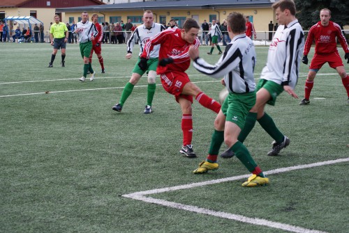 Testspielpleite / Neustadt blamiert sich gegen Orlatal